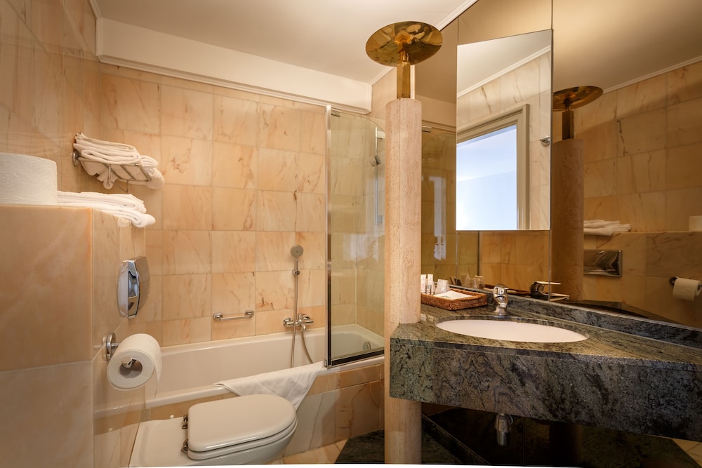 Deluxe Double Room, 1 King Bed photo 3