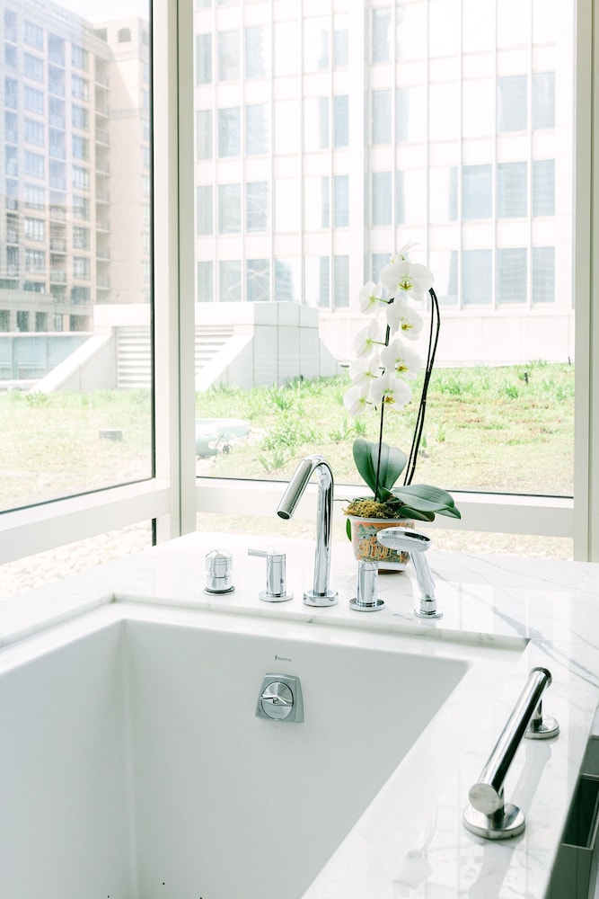 Suite (Garden) thumbnail 5