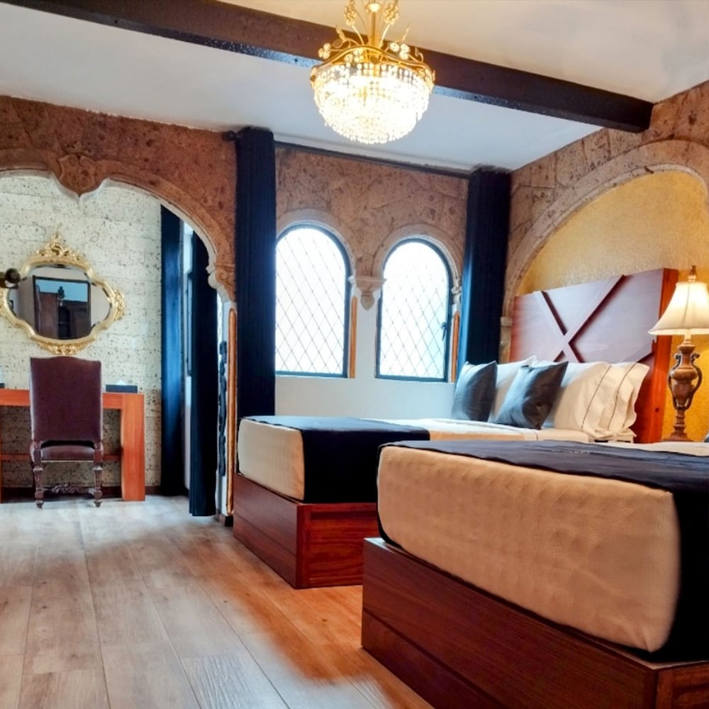 Suite with two beds