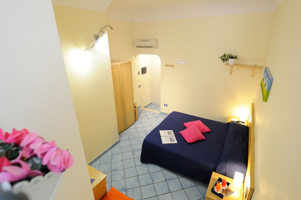 Traditional Room photo 2