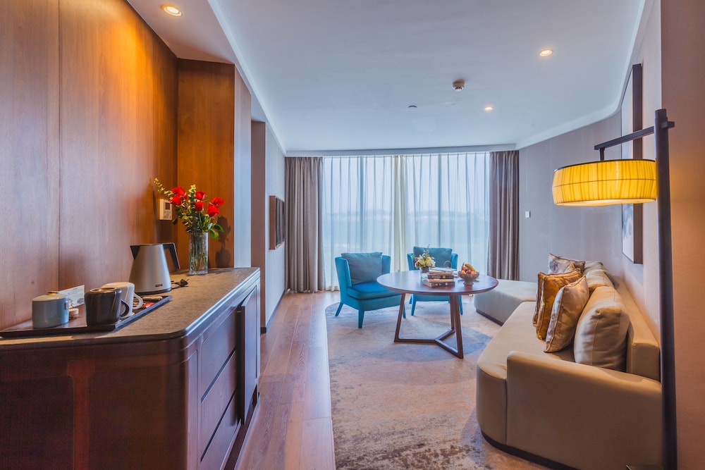 Deluxe Suite photo 3