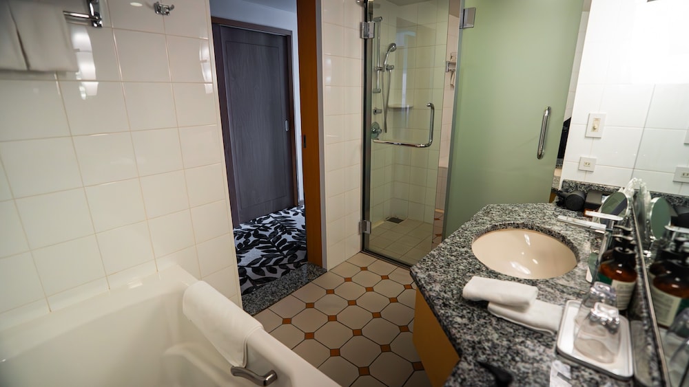 Premium Room, Multiple Beds, City View - Photo 6