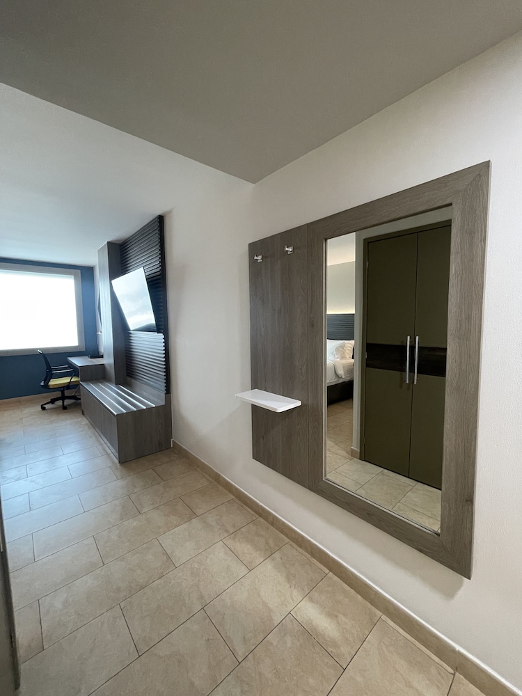 Standard Room, 1 King Bed (Minifridge)