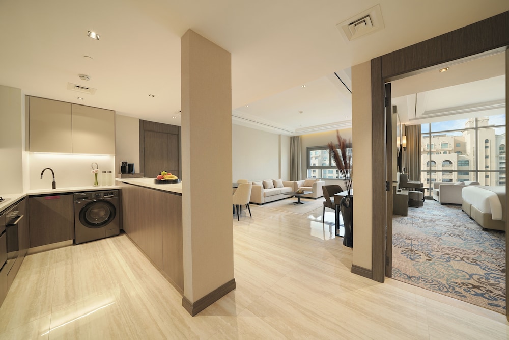 Executive Room, 1 Bedroom, Balcony, City View photo 2