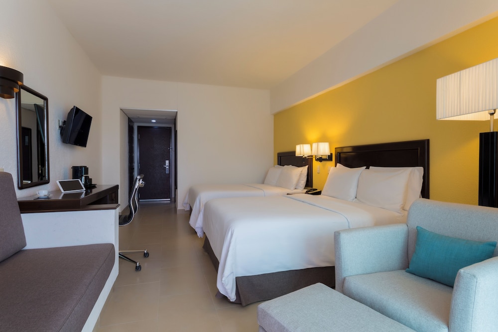 Superior Room, 2 Double Beds, City View photo 2