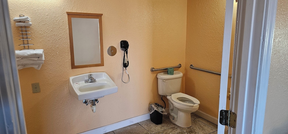 Economy Single Room, Non Smoking photo 2