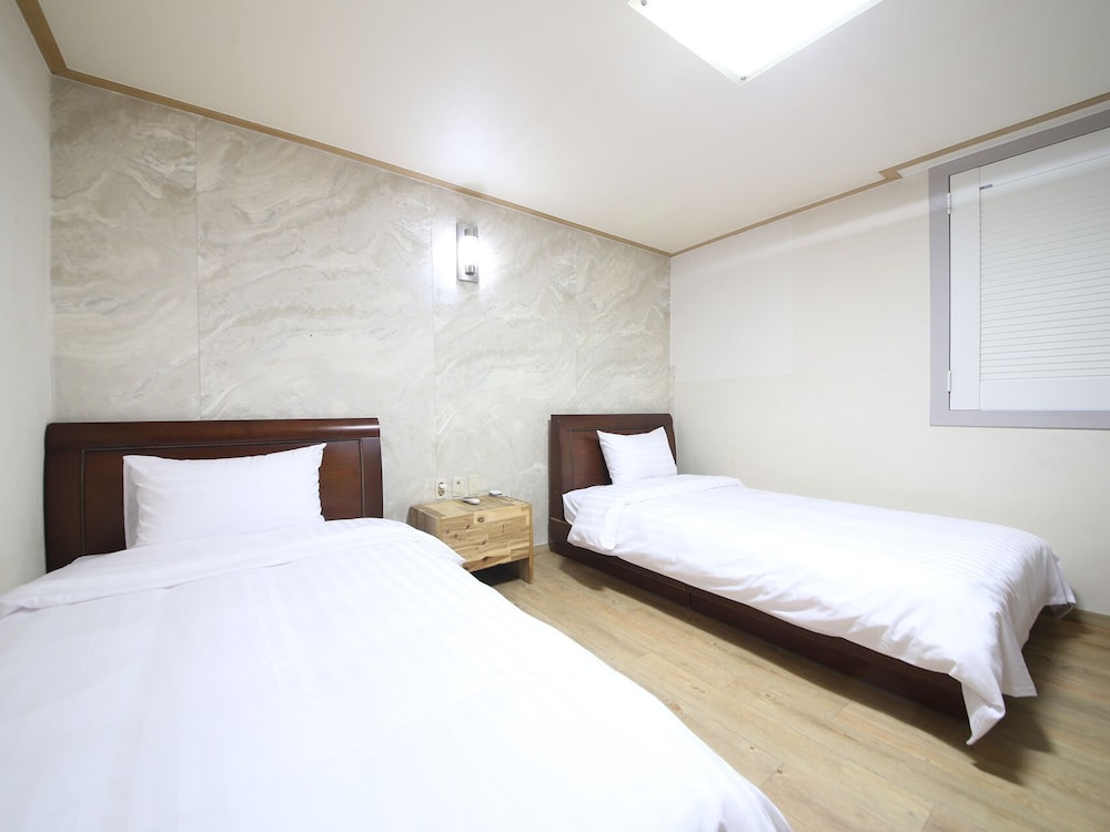 Deluxe Twin Room photo 2