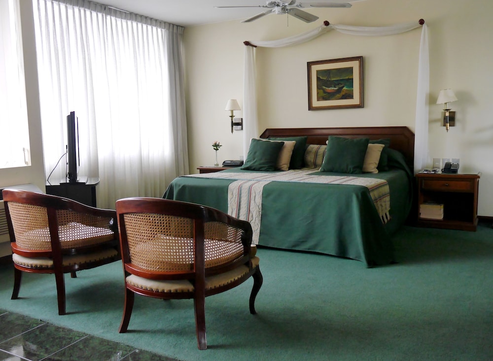 Luxury Suite photo 3