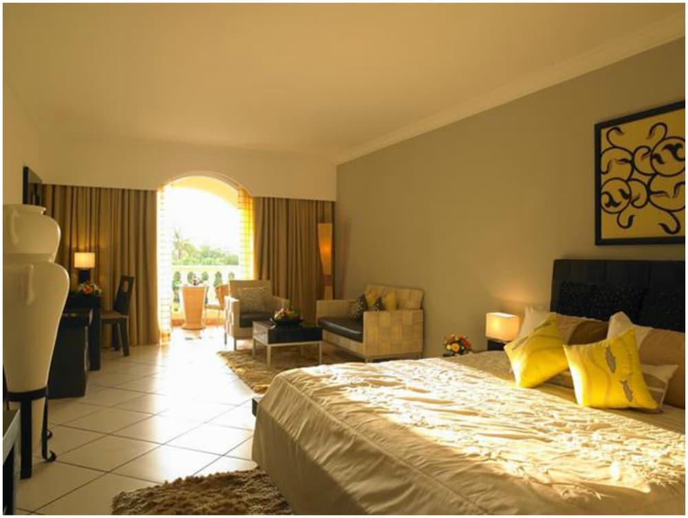 Premium Room - Photo 11