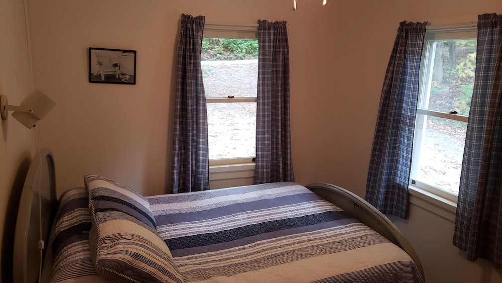Small Cottage (1, 2, 4) photo 1
