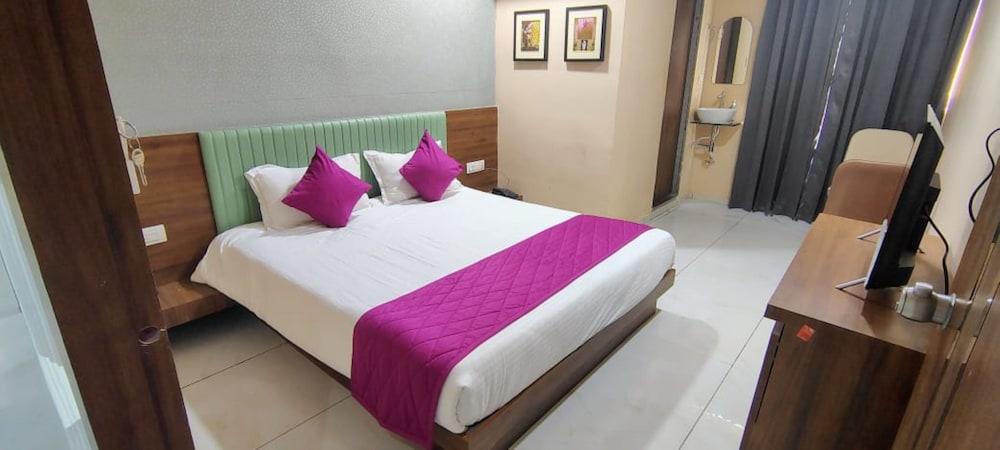 Deluxe Single Room