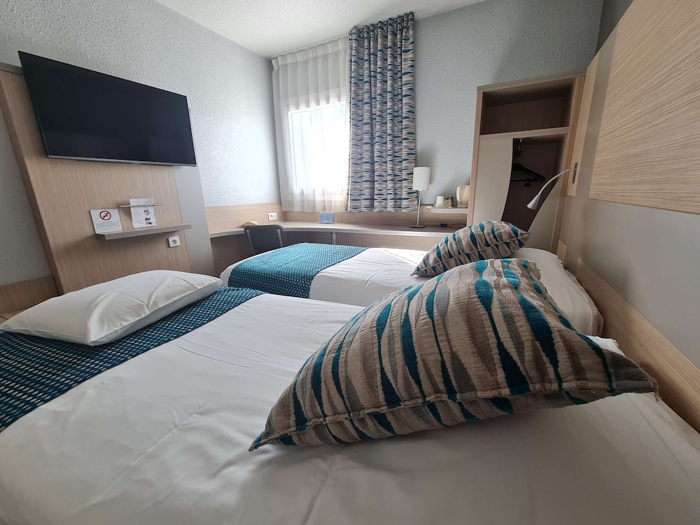 Standard Room, 2 Twin Beds - Photo 2