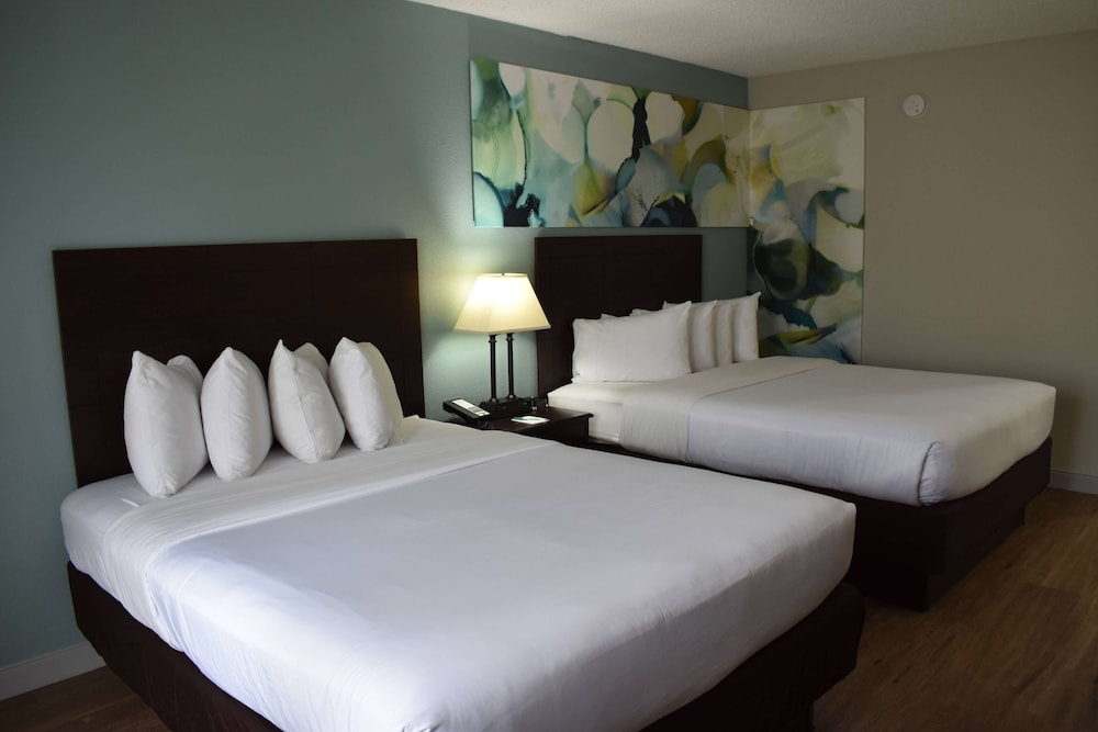 Room, 2 Queen Beds, Non Smoking, Tower - Photo 1
