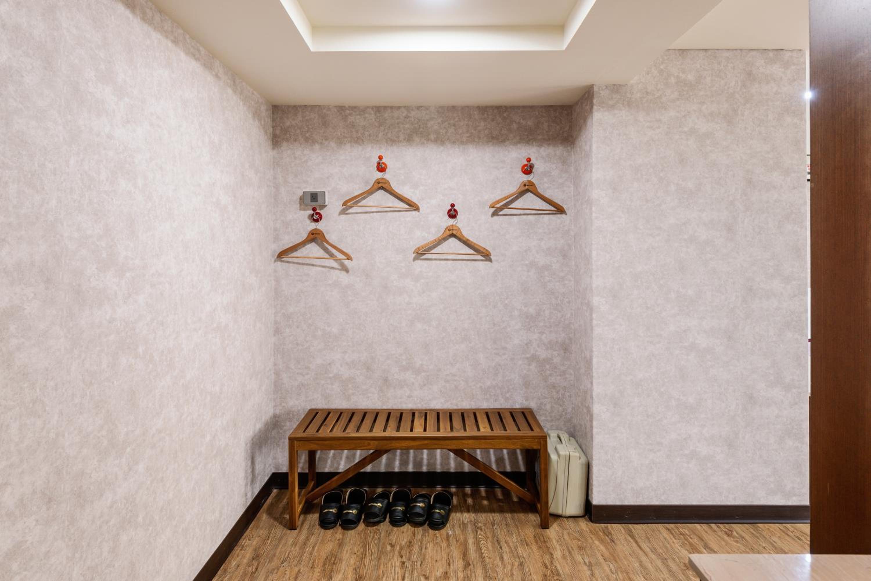 Deluxe Family Room - Photo 5