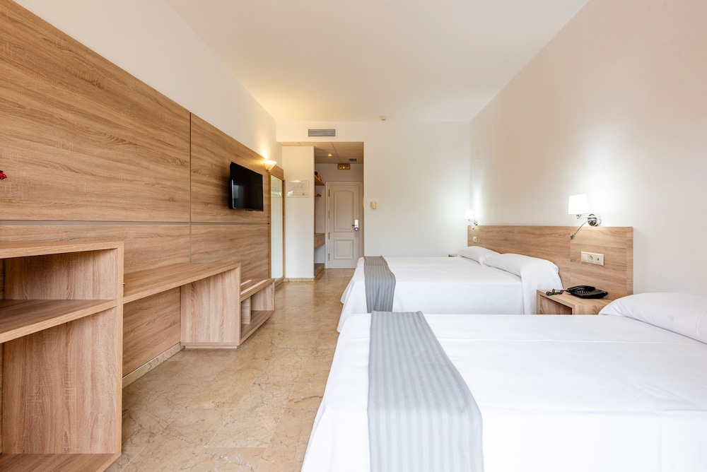 Triple Room, Terrace photo 3