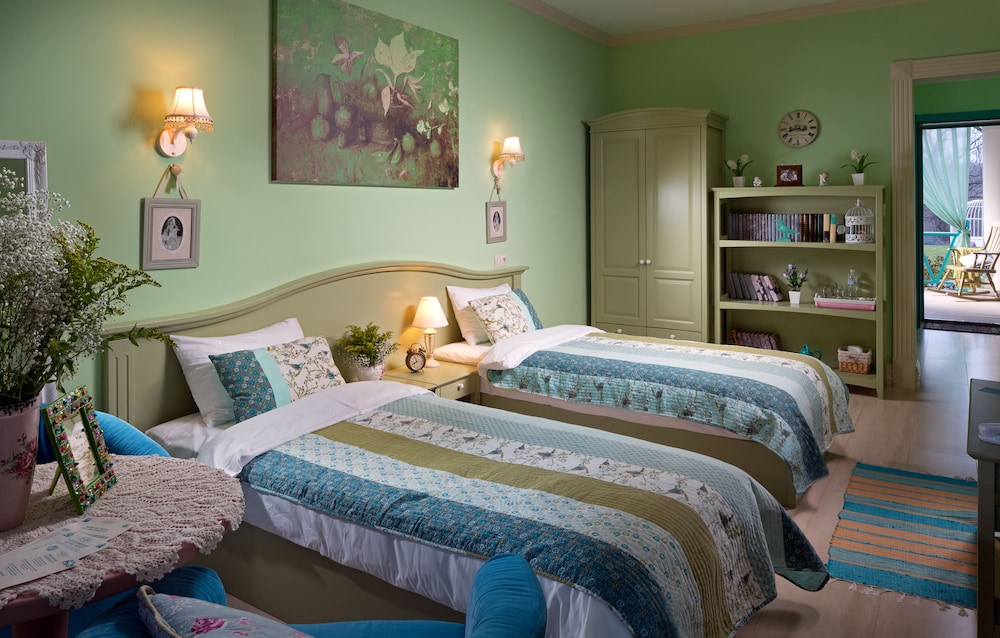 Standard Double or Twin Room photo 1