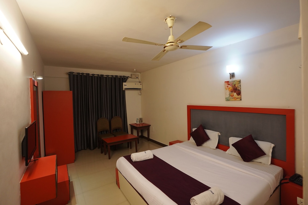 Deluxe Double Room (Non AC) photo 2
