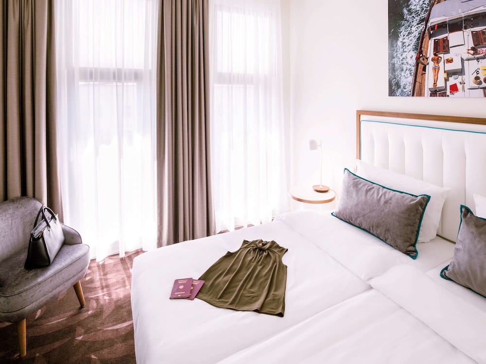 Superior Room, 1 Queen Bed with Sofa bed (with extra bed)