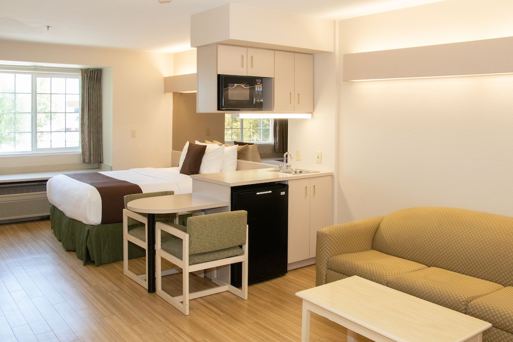 Studio Suite, 1 Queen Bed, Accessible, Non Smoking - Photo 4