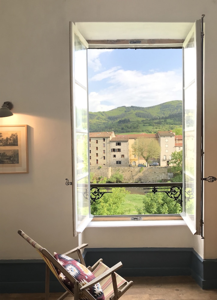 Suite, River View (Atlas) photo 3