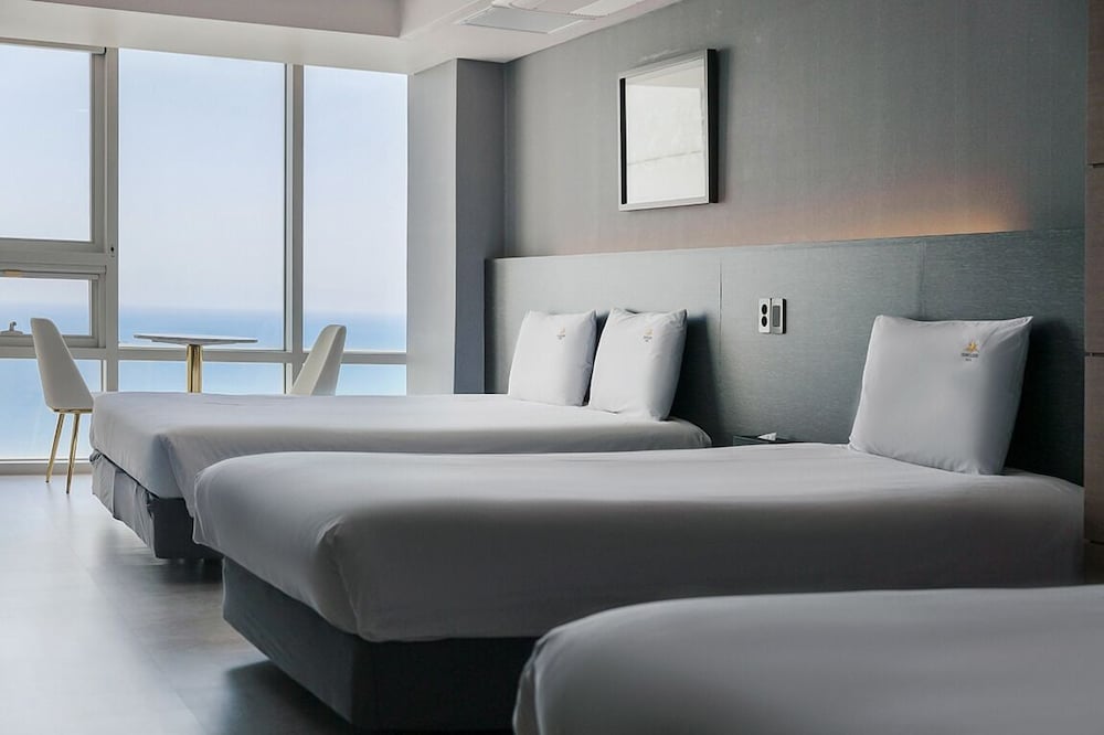 Quadruple Ocean View - Photo 3