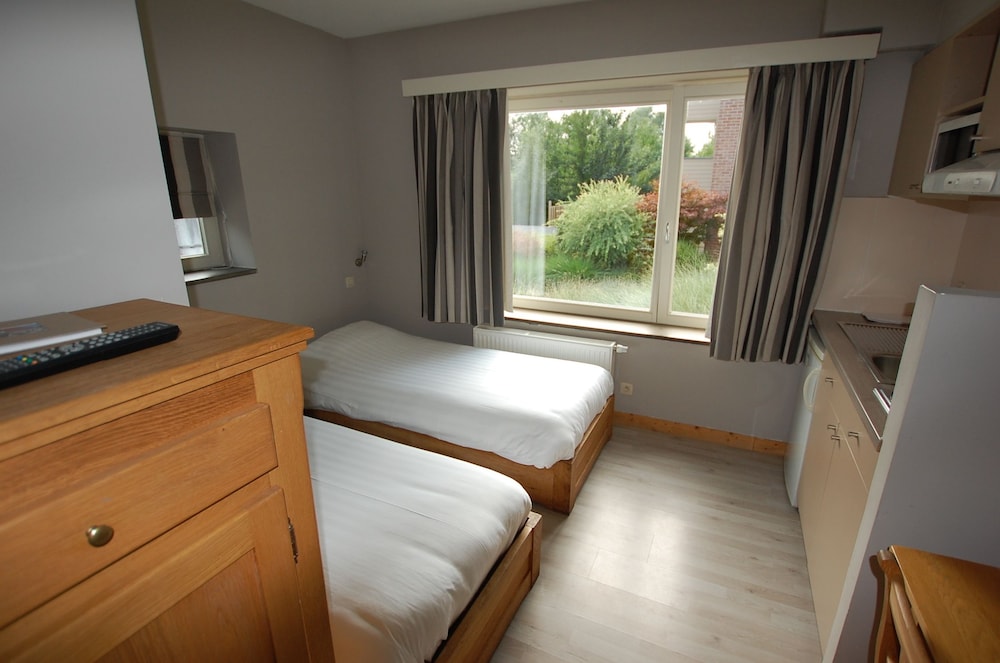 Twin Room, Ground Floor photo 2