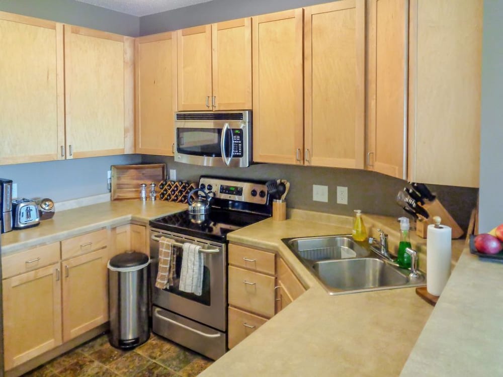 Comfort Condo, 1 Bedroom photo 2