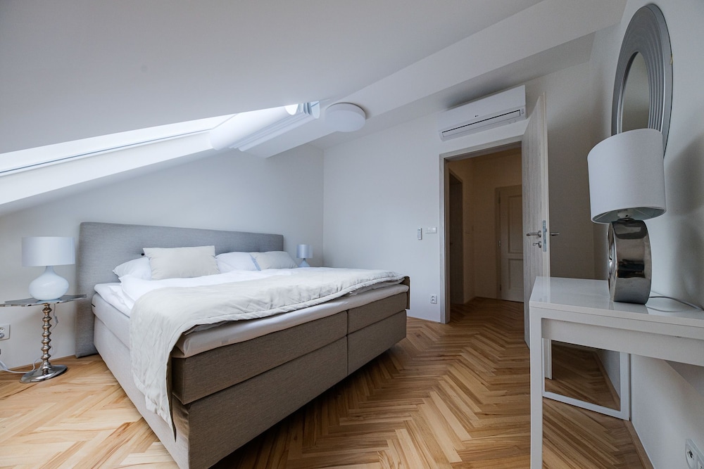 Superior Apartment, City View