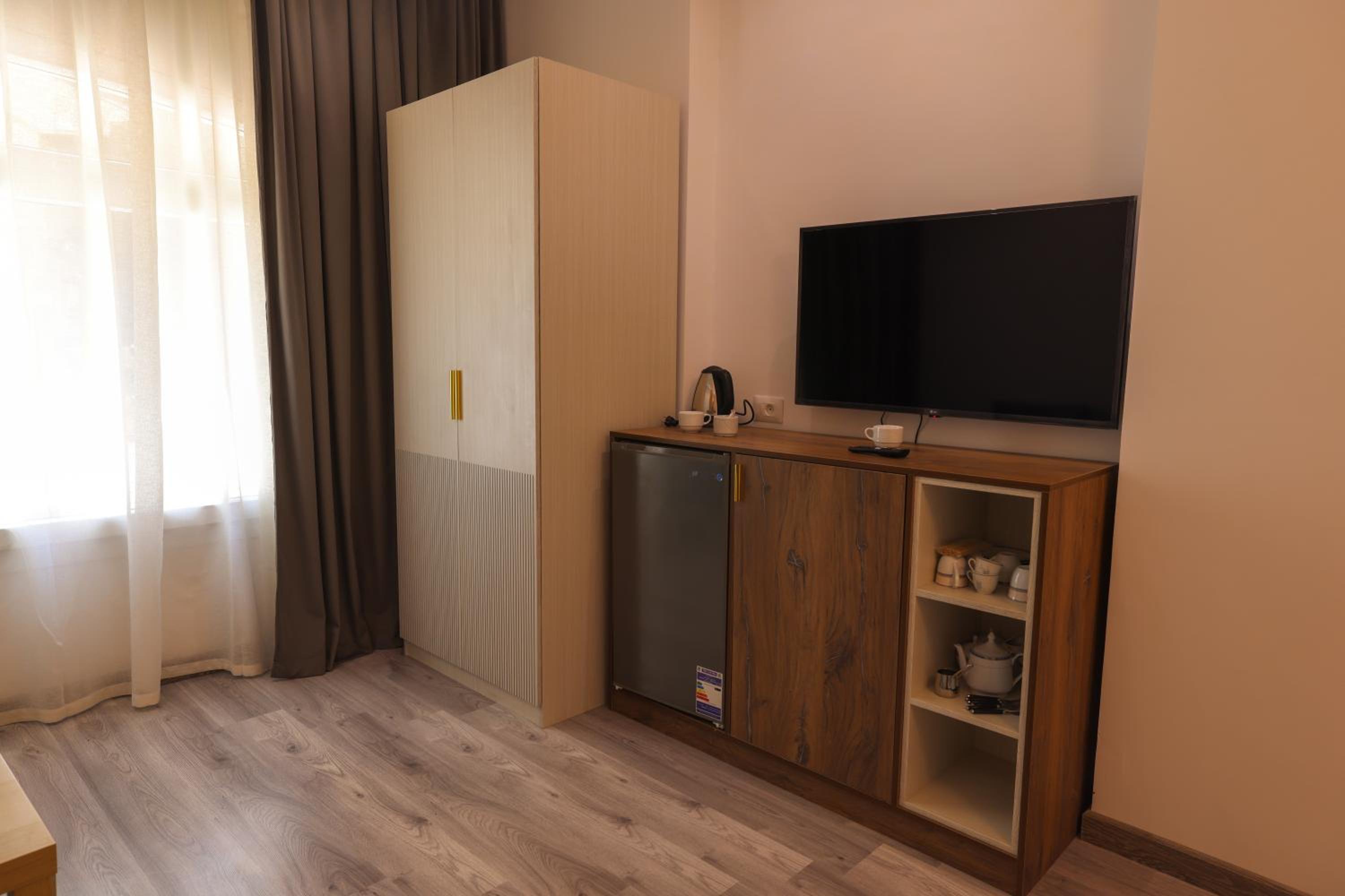 Junior Suite with Pool View