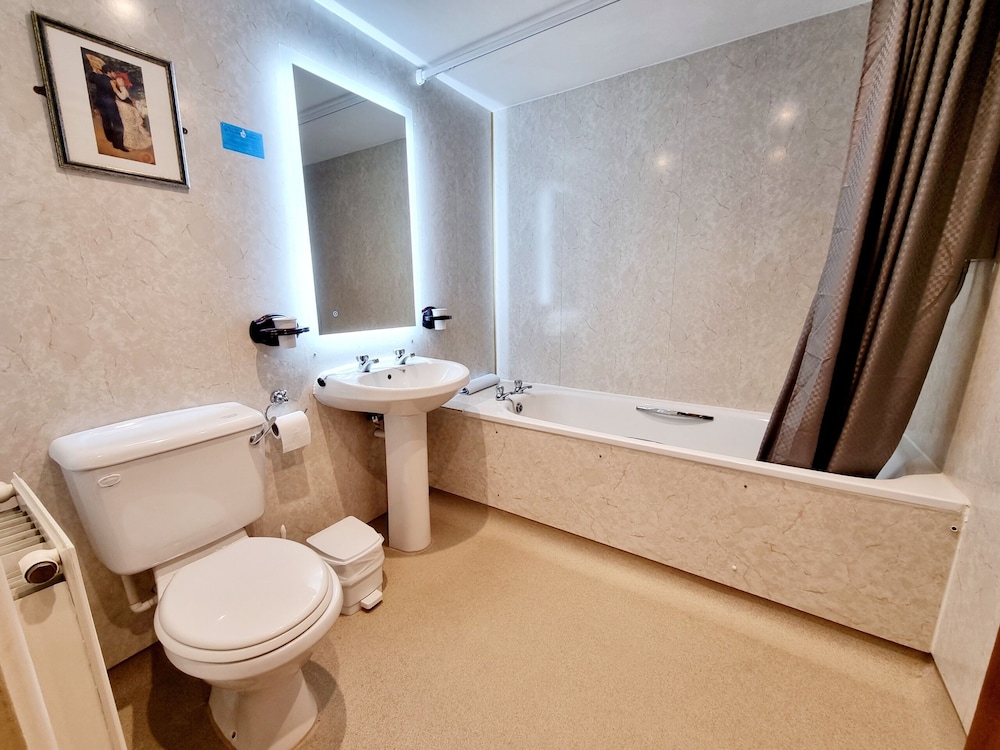 Double Room, Ensuite (Four Poster Room) photo 3