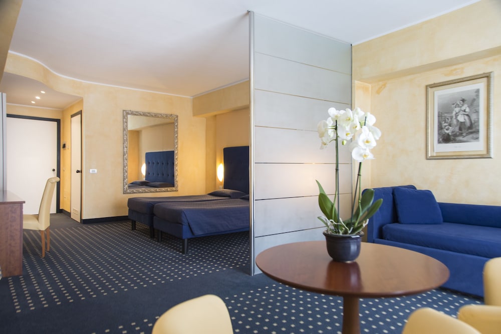 Deluxe Quadruple Room, Lake View photo 1