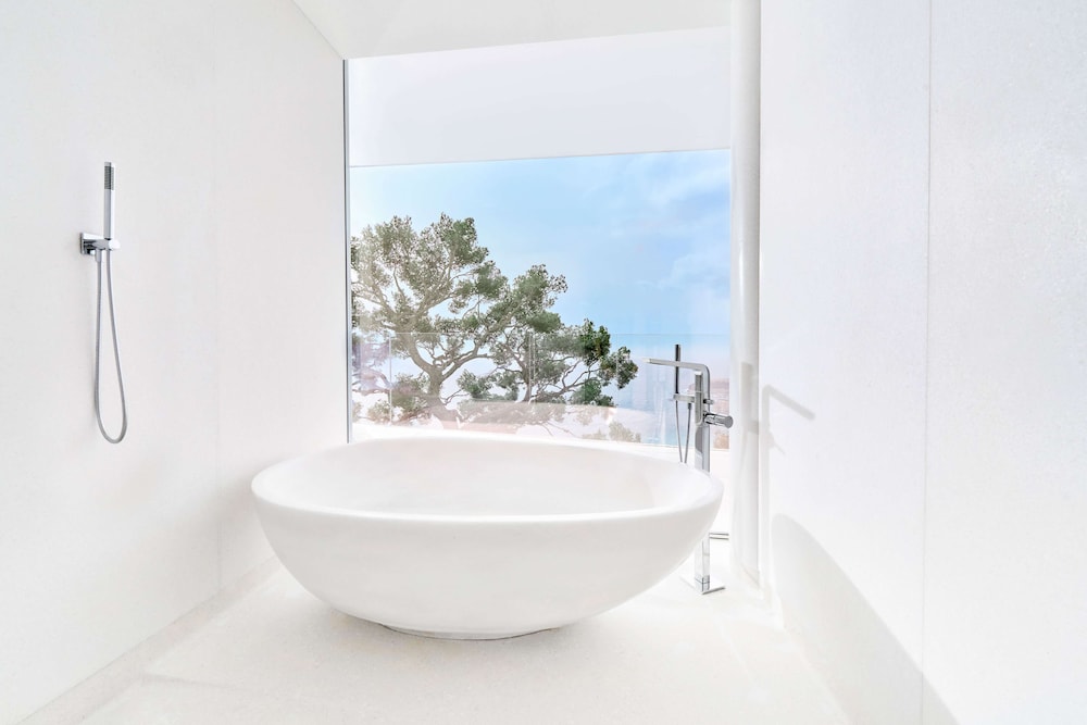 Sea View Suite - Photo 3