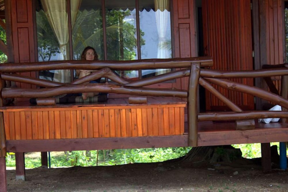 Beach Front Cottage with Fan photo 3