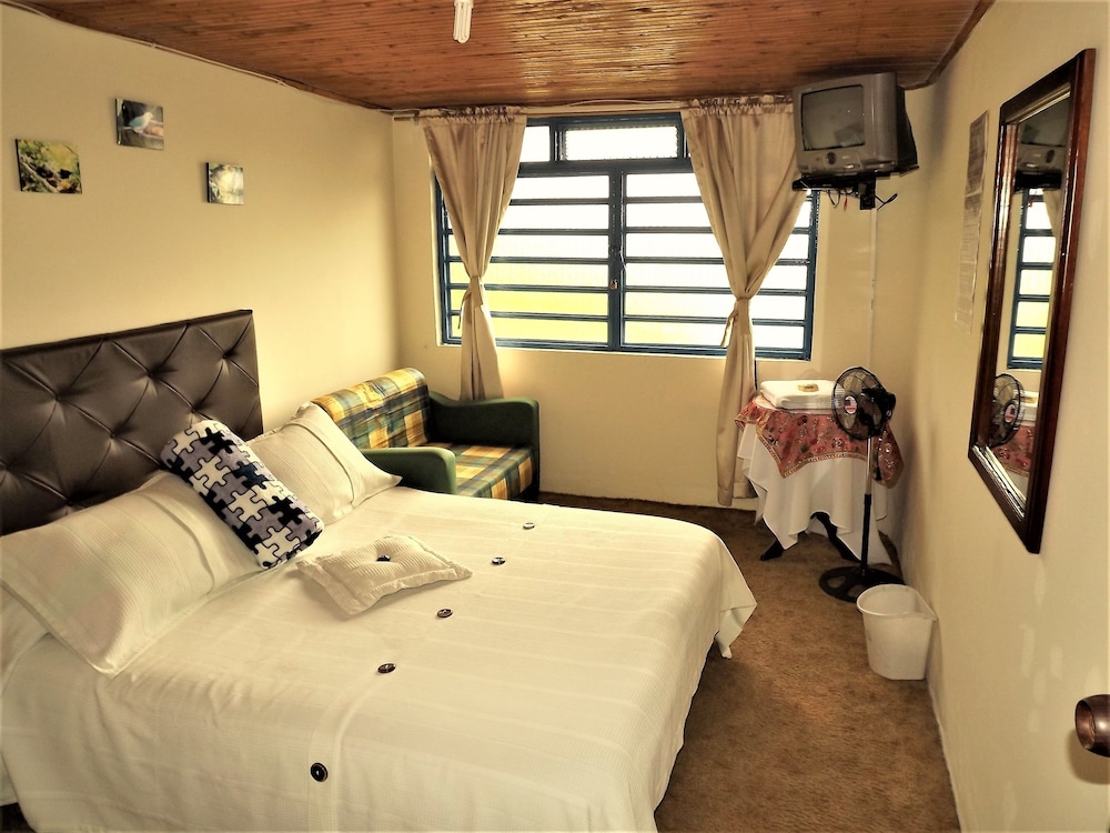 Double Room, Shared Bathroom, Garden View photo 1