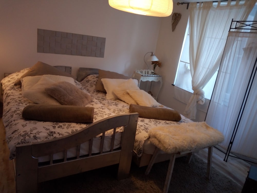 City Apartment, 3 Twin Beds, Non Smoking photo 3