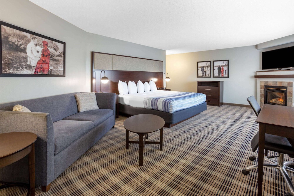Grand Studio Suite, 1 King Bed, Non Smoking (Grand Master) - Photo 1
