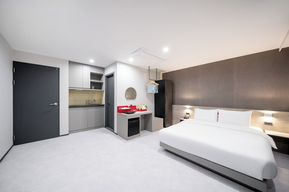 DELUX ROOM - Breakfast service + 1 FREE DRINK provided to guests photo 1