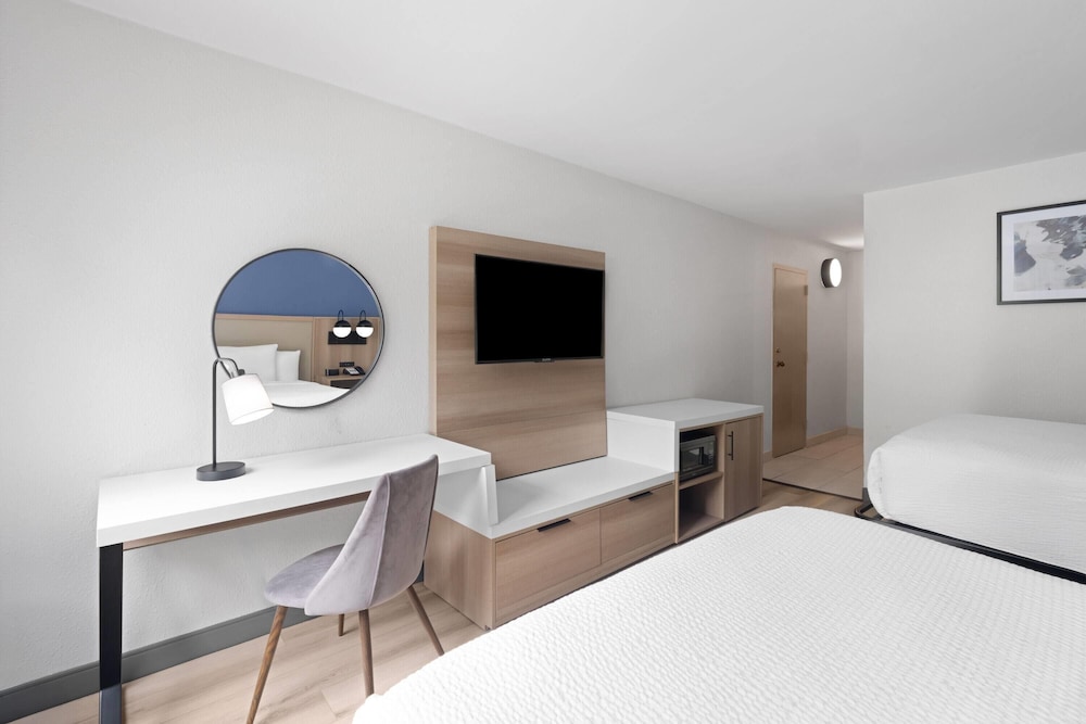 Room, 1 Double Bed, Accessible, Non Smoking photo 3