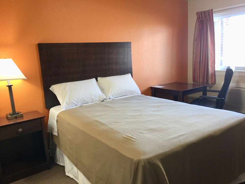 Standard Single Room, 1 Queen Bed, Non Smoking