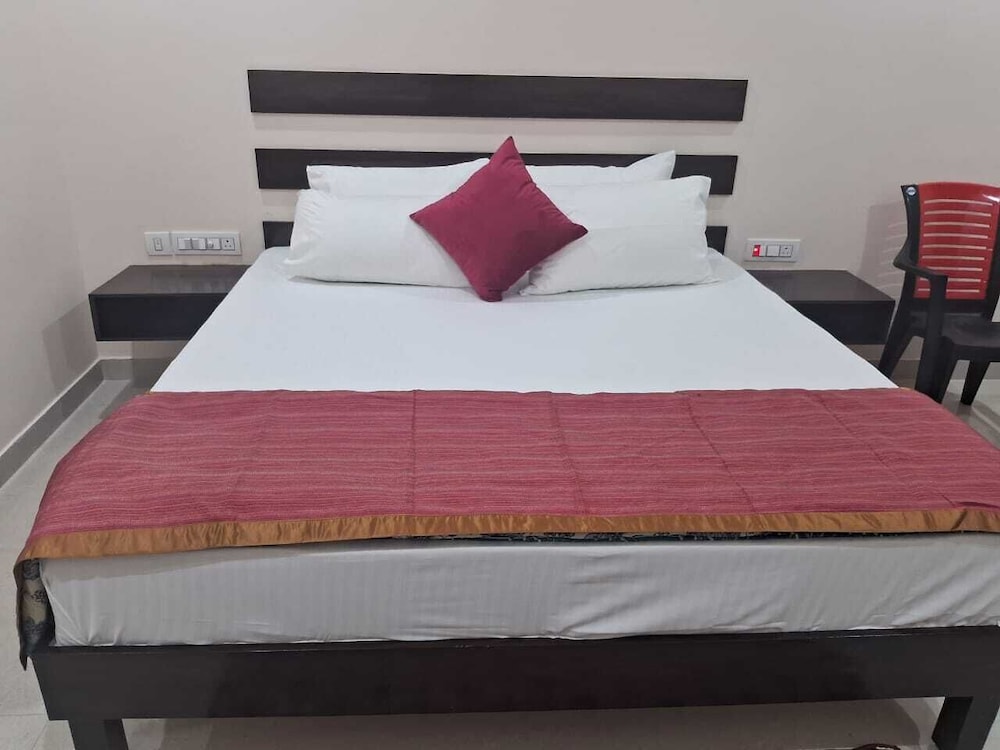 Deluxe Room, Balcony, Hill View photo 3