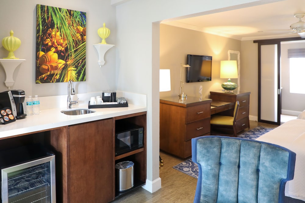 Suite, Multiple Beds - Photo 7