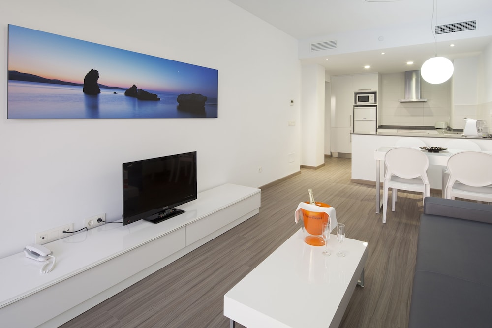 Junior Suite, Partial Sea View (3 Adults) photo 2