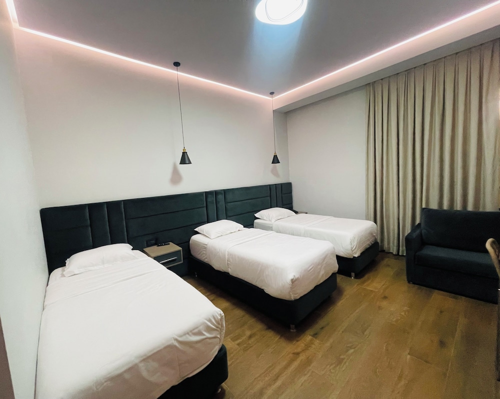 Grand Triple Room, 1 Bedroom, Non Smoking photo 1
