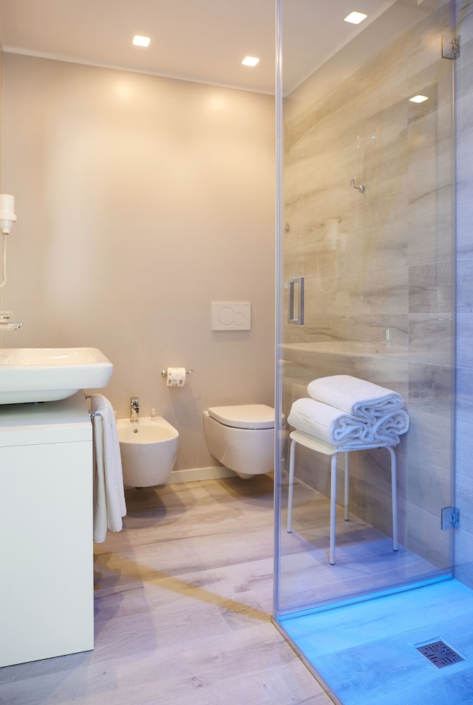 Triple Room, 1 Bedroom, Sea View, Tower photo 3