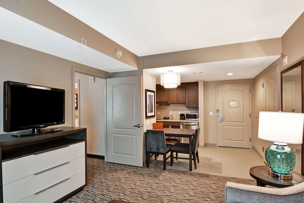 Suite, 1 King Bed, Accessible, Bathtub - Photo 7