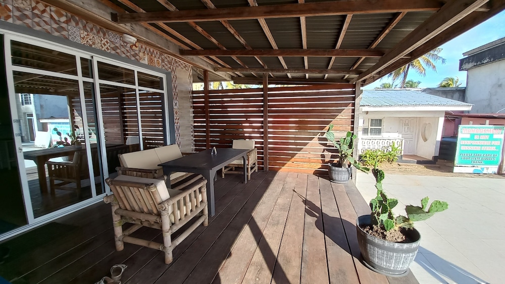 Deluxe Double Room, 1 King Bed, Pool View