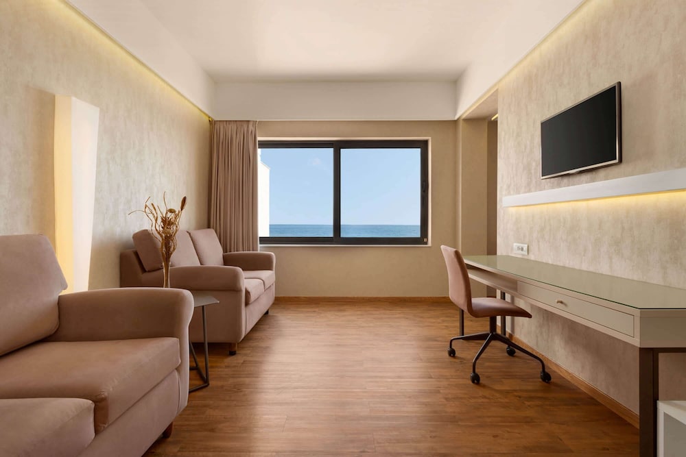 Family Room, 2 Twin Beds, Non Smoking, Sea View (Superior) - Photo 4
