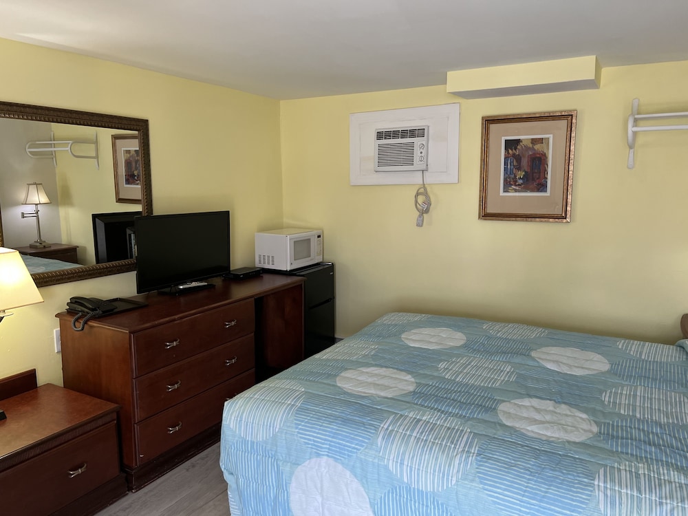 Standard Room, 1 Queen Bed, Non Smoking photo 1