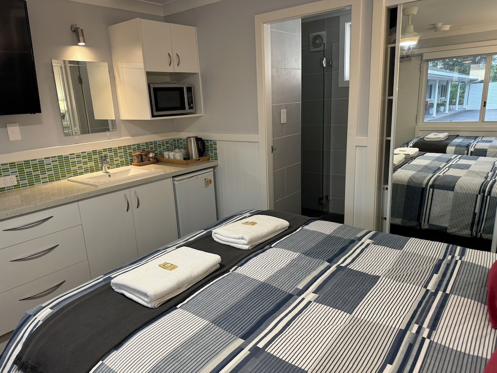 Twin Room - Photo 10