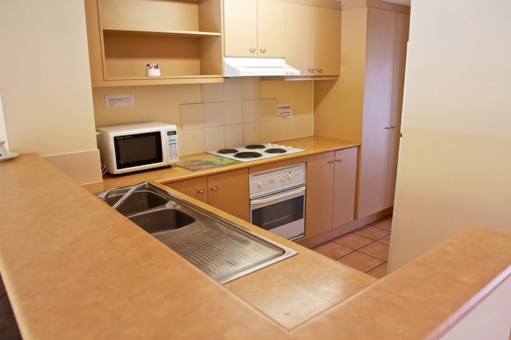 Standard Apartment, 3 Bedrooms, Kitchen photo 2